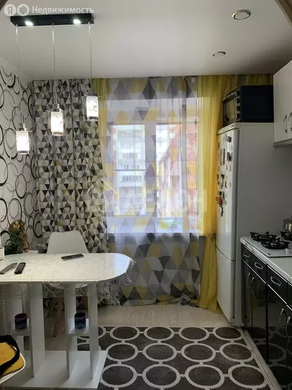 3-комнатная квартира: Омск, улица Челюскинцев, 100 (60 м) - Фото 2