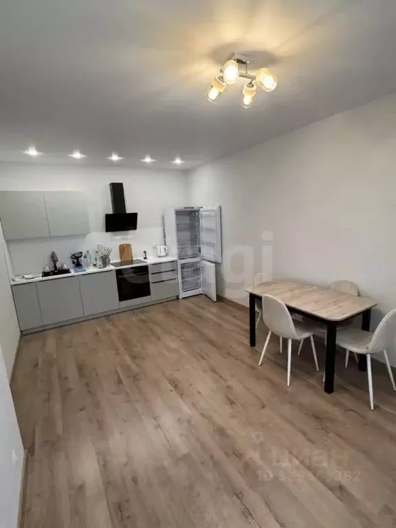2-к кв. Тюменская область, Тюмень ул. Фармана Салманова, 21 (52.0 м) - Фото 2