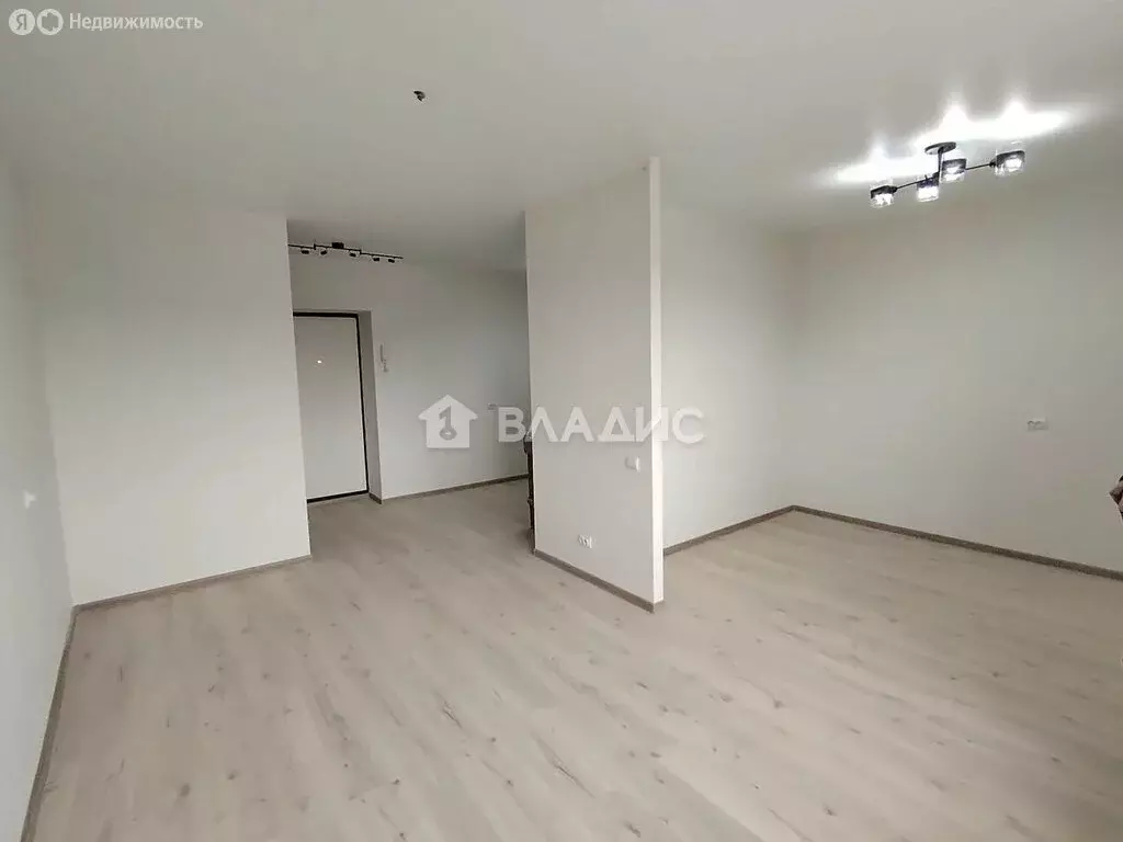 1к в 10-комнатной квартире (32.1 м) - Фото 1