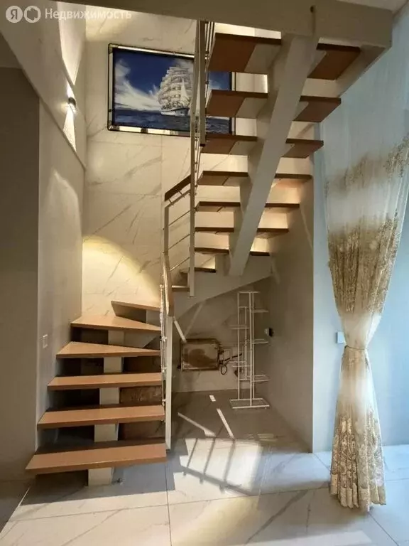 Дом в Абакан, улица Академика Сахарова, 1А (200 м) - Фото 2
