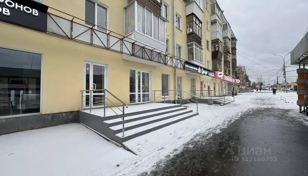 Торговая площадь в Свердловская область, Екатеринбург просп. ... - Фото 1