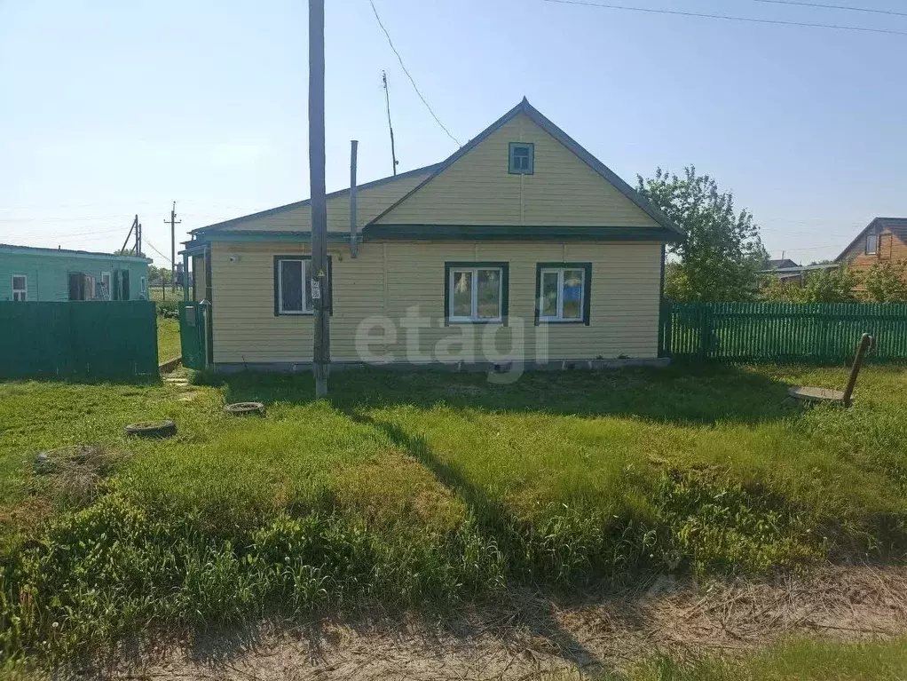 Дом в Омская область, Азовский Немецкий Национальный район, д. Круч ... - Фото 0