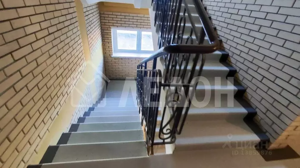 1-к кв. Омская область, Омск проезд 4-й Амурский, 15 (37.0 м) - Фото 2