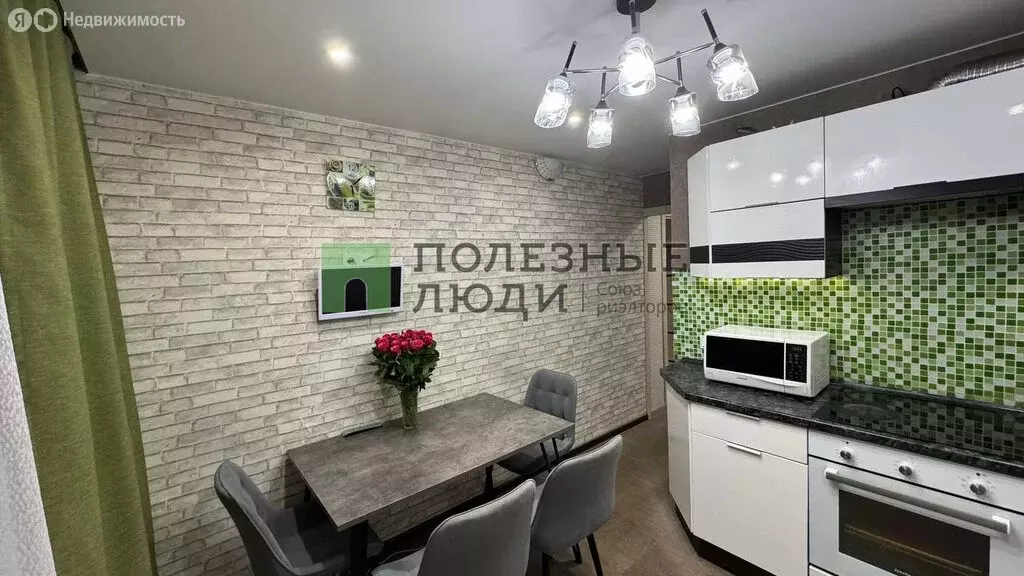 1-комнатная квартира: Ижевск, улица 10 лет Октября, 26 (35.2 м) - Фото 1