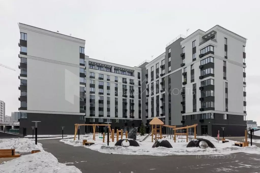 2-к кв. Тюменская область, Тюмень ул. Братьев Бондаревых, 1 (61.0 м) - Фото 1