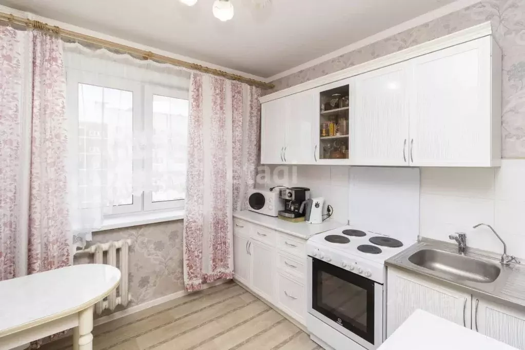 2-к кв. Тюменская область, Тюмень Уральская ул., 74 (50.0 м) - Фото 1