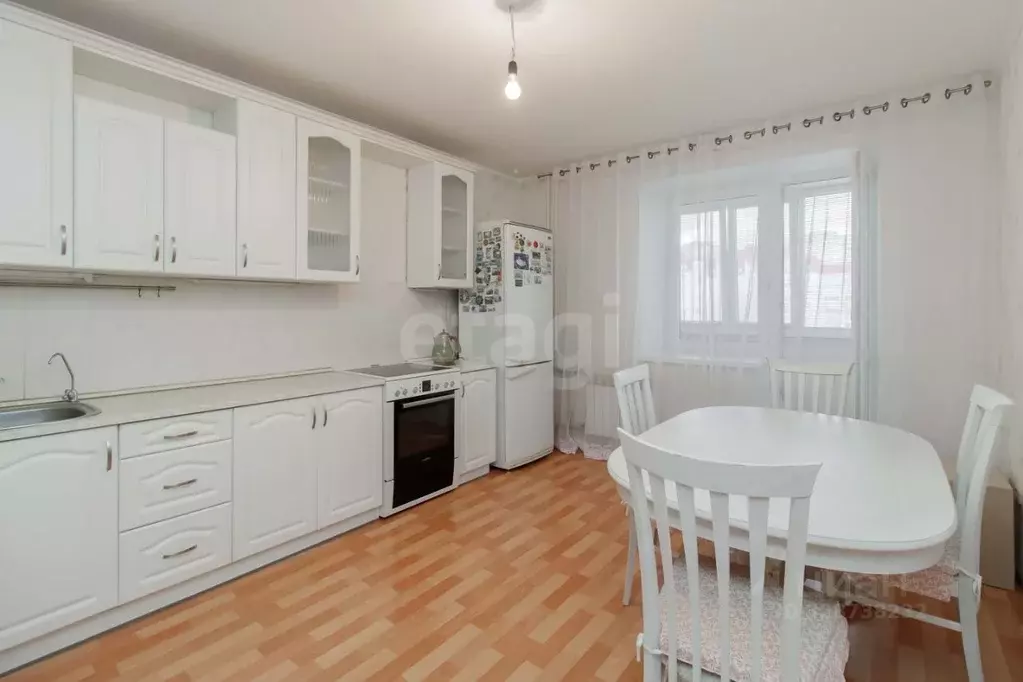 2-к кв. Тюменская область, Тюмень ул. 30 лет Победы, 18 (74.4 м) - Фото 1