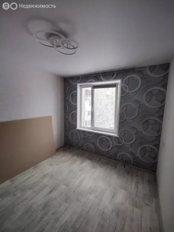 3-комнатная квартира: Мурманск, улица Героев Рыбачьего, 11 (47 м) - Фото 2