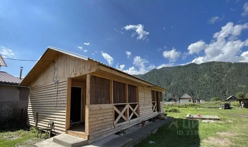 Дом в Алтай, Чемальский район, с. Чемал Зеленая ул., 31 (30 м) - Фото 0