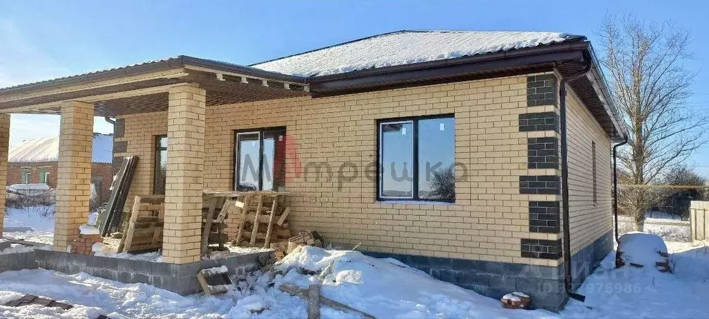 Дом в Белгородская область, Корочанский район, Мелиховское с/пос, с. ... - Фото 2