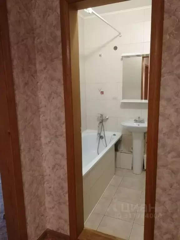 1-к кв. Саратовская область, Энгельс пл. Свободы, 22 (40.3 м) - Фото 0