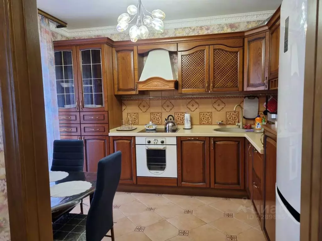 3-к кв. Иркутская область, Иркутск Российская ул., 2 (83.0 м) - Фото 0