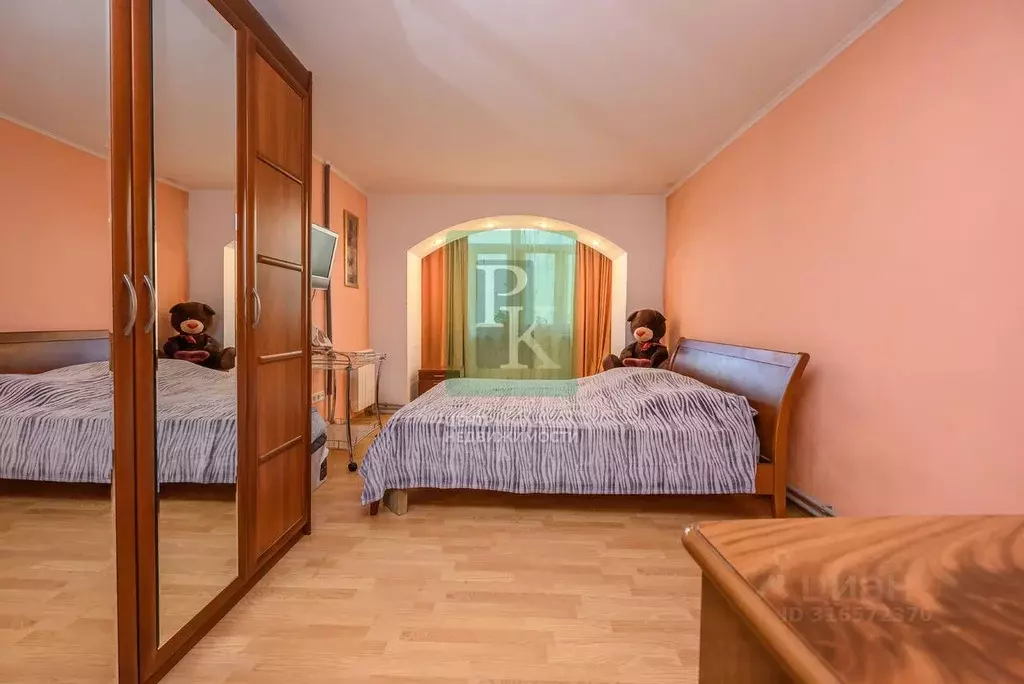 3-к кв. Севастополь ул. Адмирала Фадеева, 25Е (68.0 м) - Фото 0