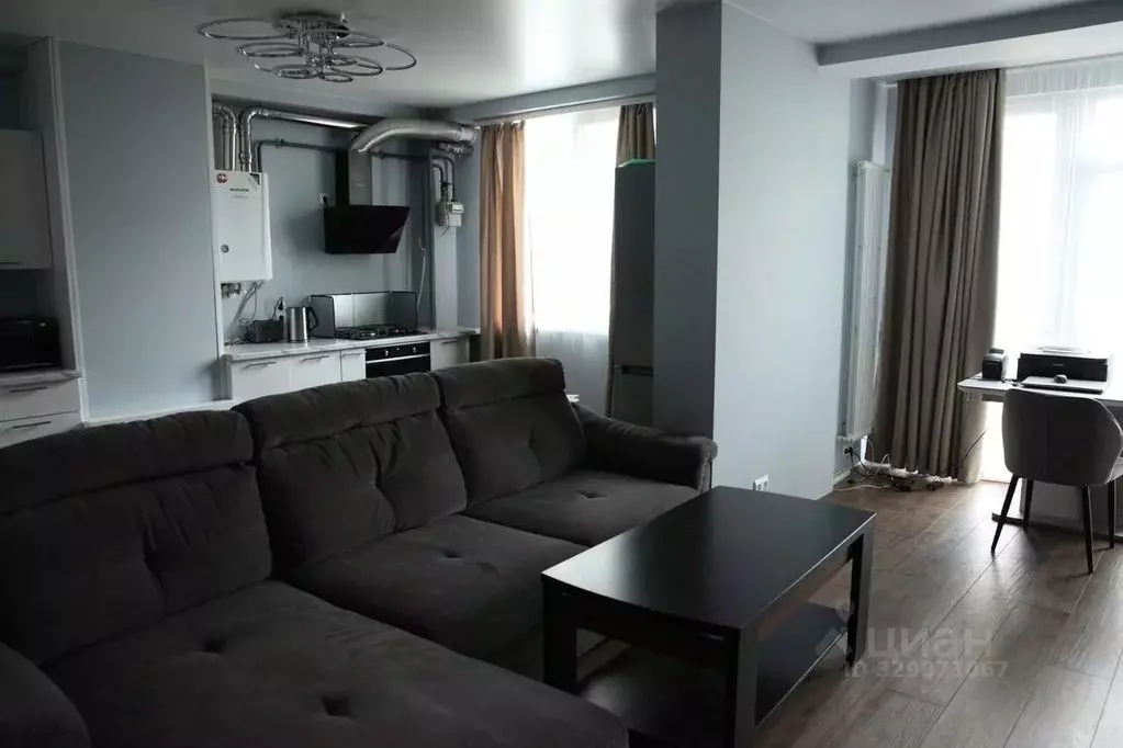 3-к кв. Севастополь ул. Челнокова, 17к1 (87.4 м) - Фото 1
