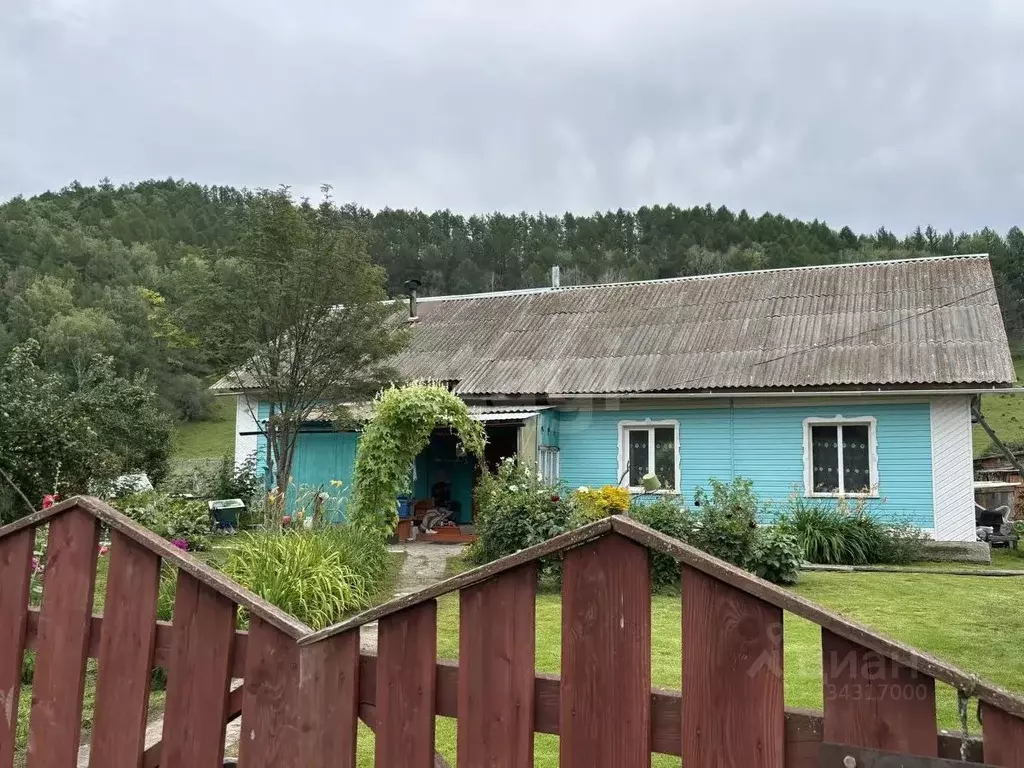 Дом в Алтай, Усть-Канский район, с. Усть-Кумир Проездная ул., 17 (118 ... - Фото 1