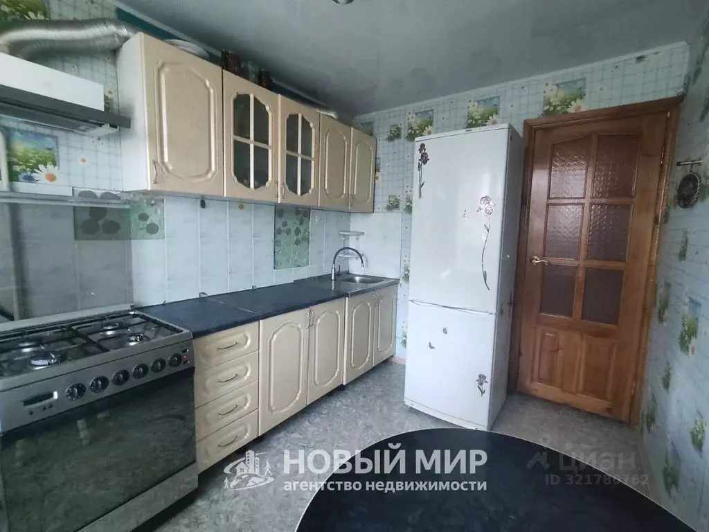 3-к кв. Нижегородская область, Бор пос. Октябрьский, ул. Молодежная, 2 ... - Фото 1