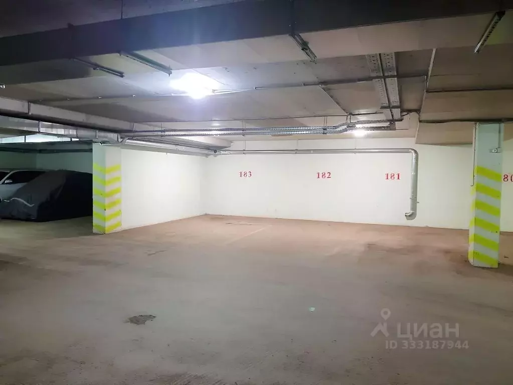 Гараж в Московская область, Жуковский ул. Амет-хан Султана, 15с5 (31 ... - Фото 1