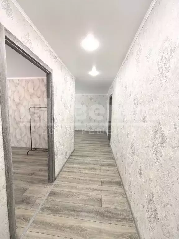 3-к кв. Омская область, Омск просп. Королева, 16 (60.0 м) - Фото 2