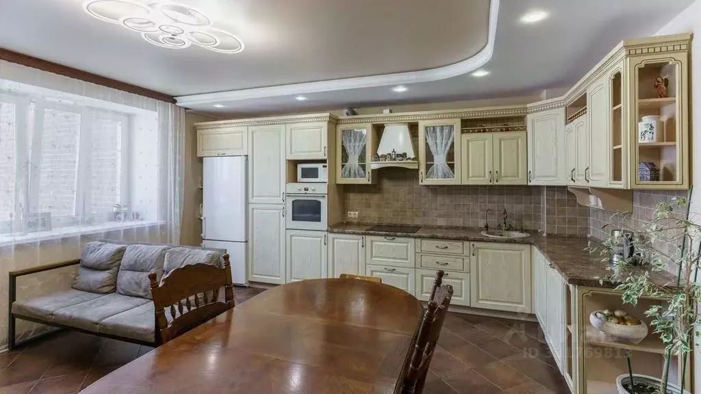 3-к кв. Тюменская область, Тюмень ул. Вересковая, 15к2 (108.9 м) - Фото 1