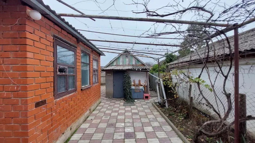Дом в Краснодарский край, Темрюк ул. Гоголя, 18 (61 м) - Фото 1