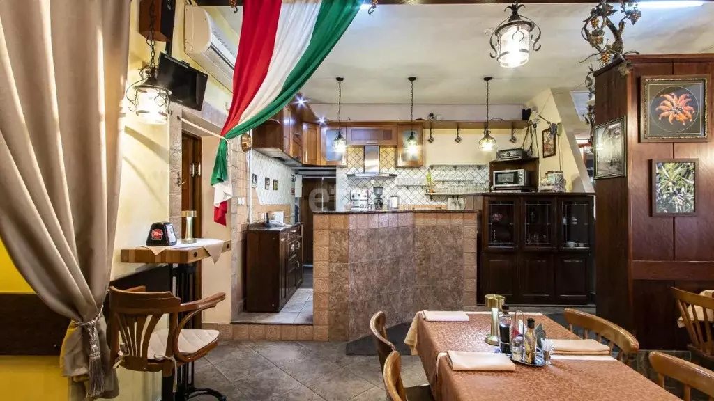 Помещение свободного назначения в Тюменская область, Тюмень ул. ... - Фото 1