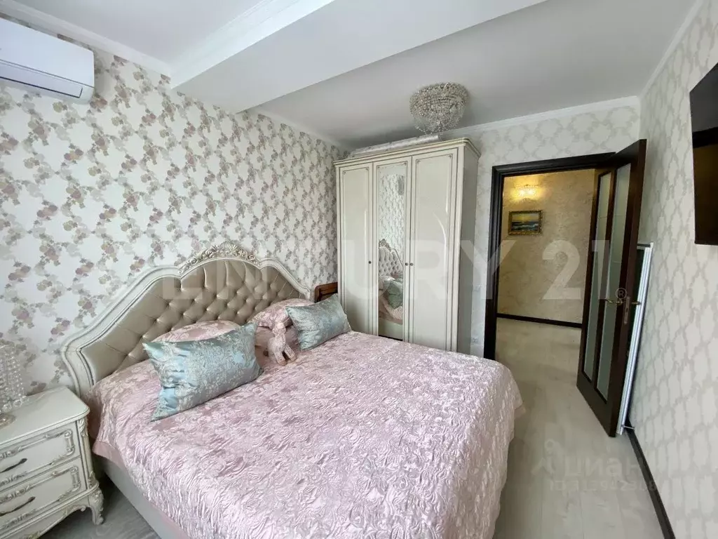 2-к кв. Севастополь ул. Челнокова, 17к2А (55.5 м) - Фото 0