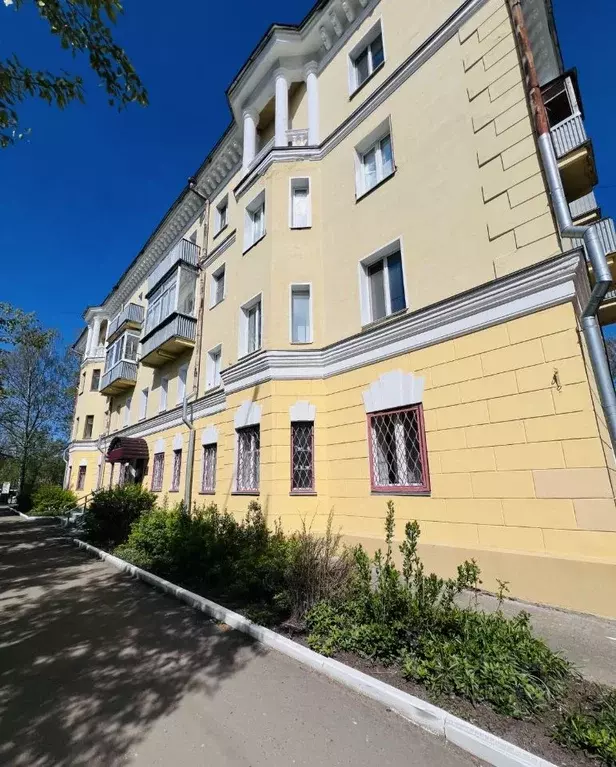 2-к кв. Кировская область, Кирово-Чепецк просп. Мира, 3 (53.5 м) - Фото 1