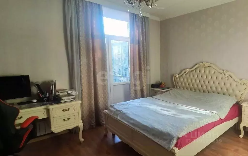 3-к кв. Санкт-Петербург Республиканская ул., 18к2 (80.0 м) - Фото 0