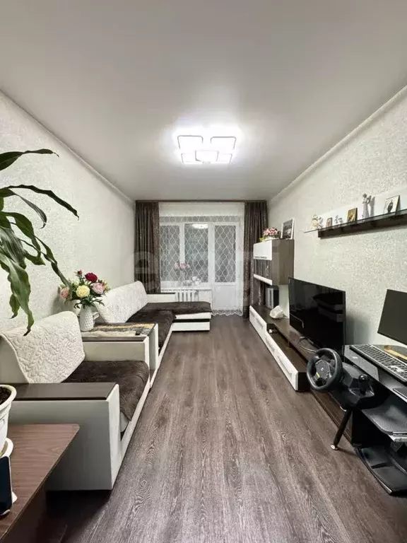 3-к кв. Татарстан, Казань Октябрьская ул., 17 (55.8 м) - Фото 1