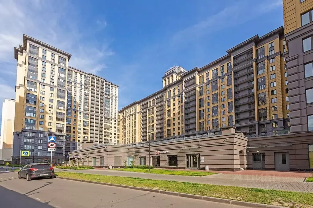 3-к кв. Санкт-Петербург Октябрьская наб., 40 (78.0 м) - Фото 1