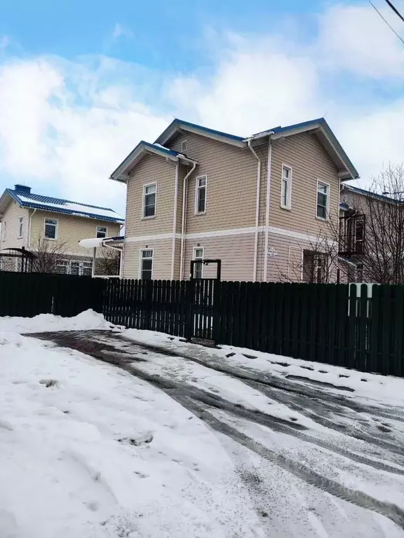 Дом в Ленинградская область, Гатчинский муниципальный округ, д. Нижняя ... - Фото 2