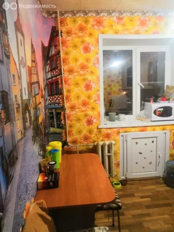 4-комнатная квартира: Среднеуральск, Набережная улица, 6 (59.2 м) - Фото 1