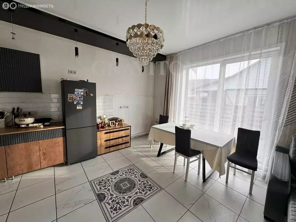 Дом в Горно-Алтайск, улица Ленина (130 м) - Фото 1