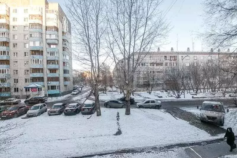 3-комнатная квартира: Тюмень, улица Елизарова, 49 (69.5 м) - Фото 2