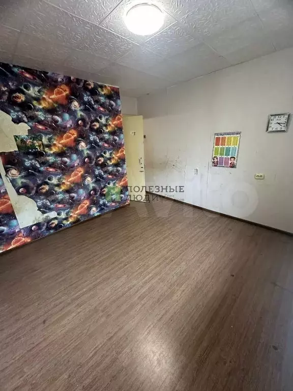 Комната 12,1 м в 6-к., 3/3 эт. - Фото 0