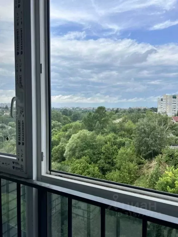 2-к кв. Брянская область, Брянск ул. Крапивницкого, 39/2 (64.5 м) - Фото 0