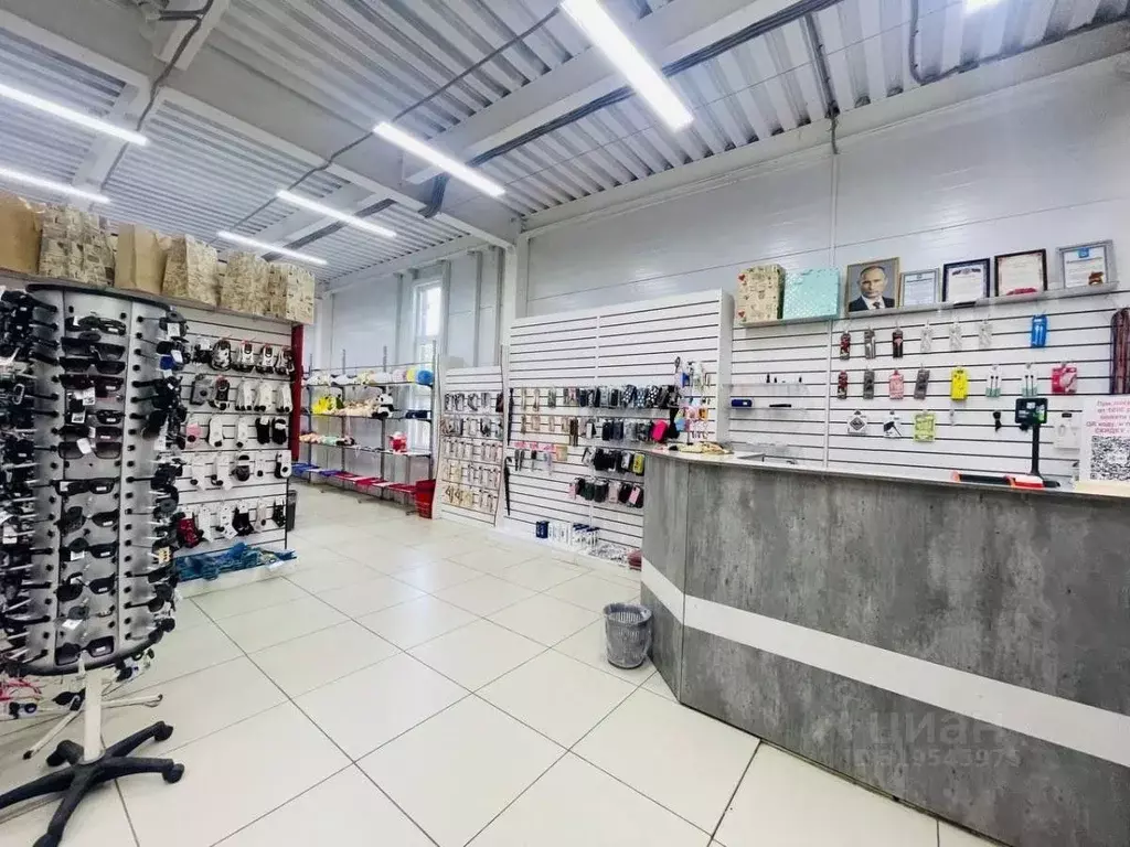 Торговая площадь в Удмуртия, Увинский район, пос. Ува ул. Энгельса, 7 ... - Фото 1