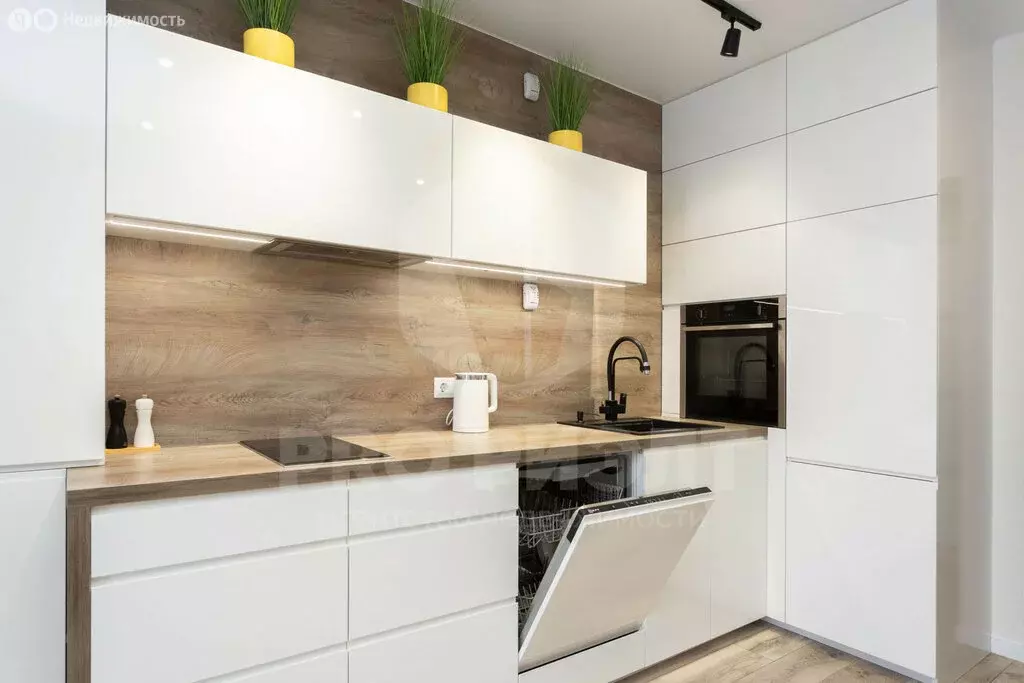 2-комнатная квартира: Калининград, улица Старшины Дадаева, 70 (64.9 м) - Фото 1