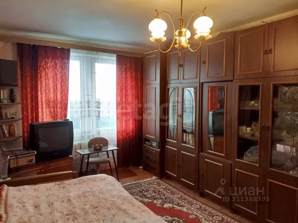 2-к кв. Псковская область, Остров ул. Апакидзе, 6 (48.5 м) - Фото 1