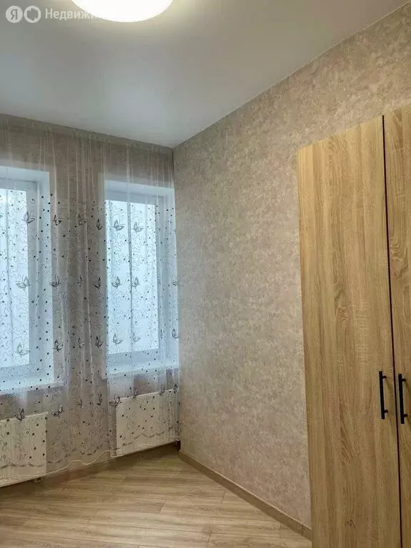 3-комнатная квартира: Ижевск, улица 10 лет Октября, 73 (60 м) - Фото 1