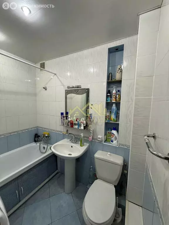 3-комнатная квартира: Владикавказ, улица Кутузова, 77к2 (59.8 м) - Фото 0