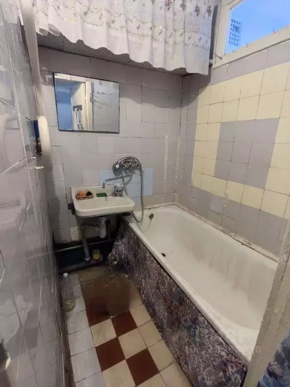 2-к кв. Белгородская область, Белгород ул. 5 Августа, 14 (47.5 м) - Фото 1