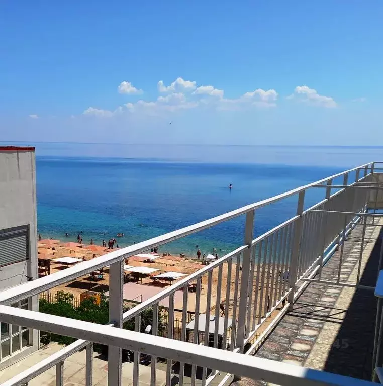Комната Крым, Феодосия наб. Черноморская, 1Г - Фото 1