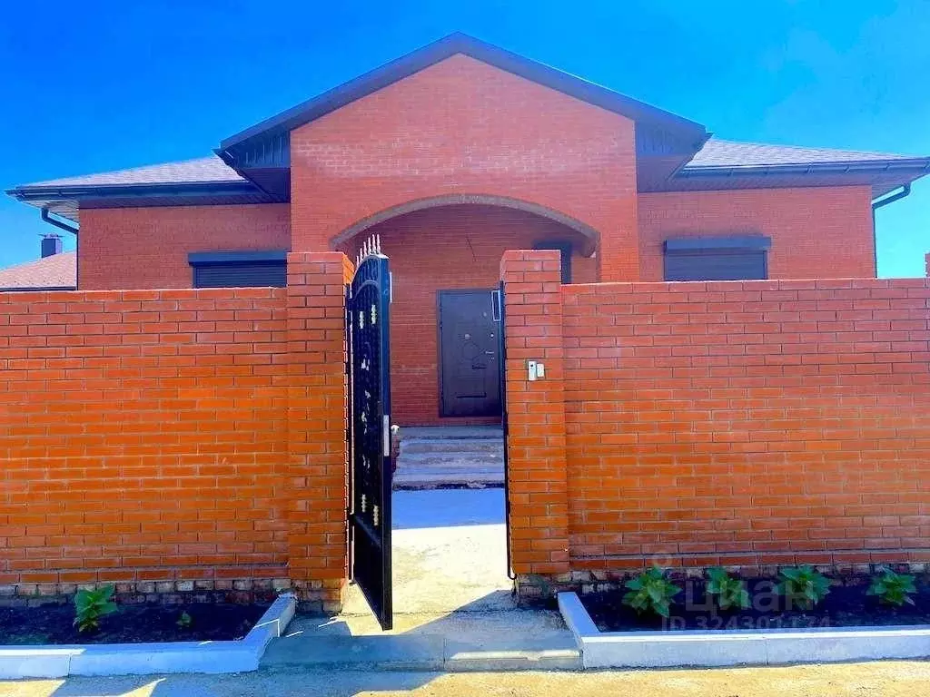 Коттедж в Саратовская область, с. Усть-Курдюм ул. Рабочая, 35 (274 м) - Фото 2