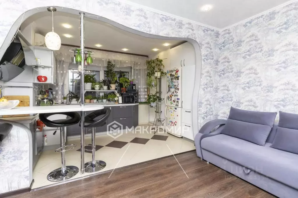 2-к кв. Ханты-Мансийский АО, Сургут ул. Бажова, 17 (60.3 м) - Фото 1