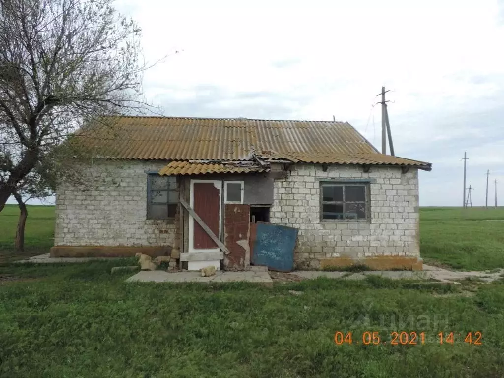 Дом в Калмыкия, Целинный район, пос. Хар-Булук  (47 м) - Фото 2
