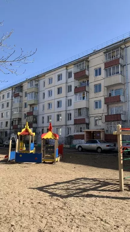 3-к кв. Бурятия, Улан-Удэ ул. Калашникова, 10 (64.3 м) - Фото 0