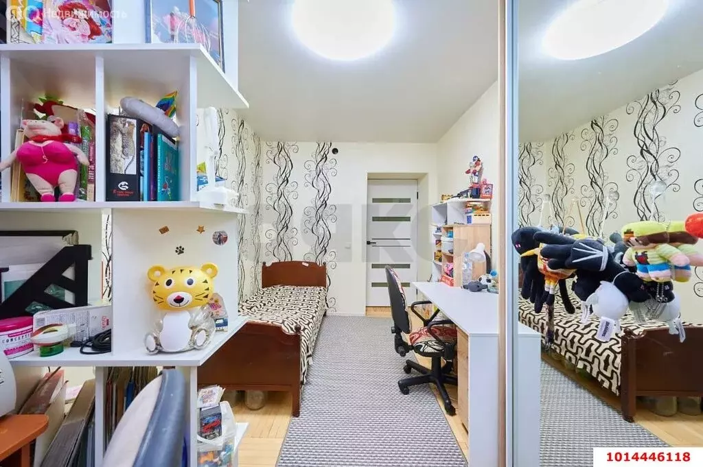 3-комнатная квартира: Краснодар, Весенняя улица, 21 (74 м) - Фото 0