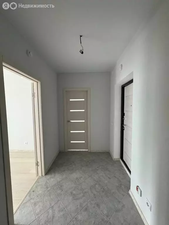 3-комнатная квартира: посёлок городского типа Стройкерамика, улица ... - Фото 1