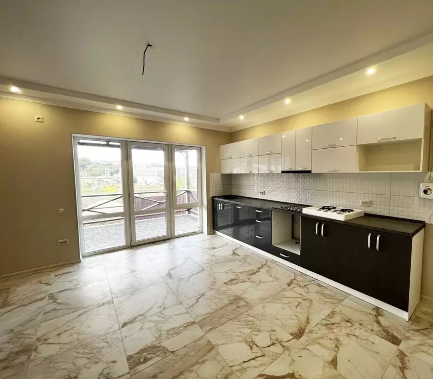 Дом в Крым, Симферопольский район, Добровское с/пос, с. Пионерское  ... - Фото 1